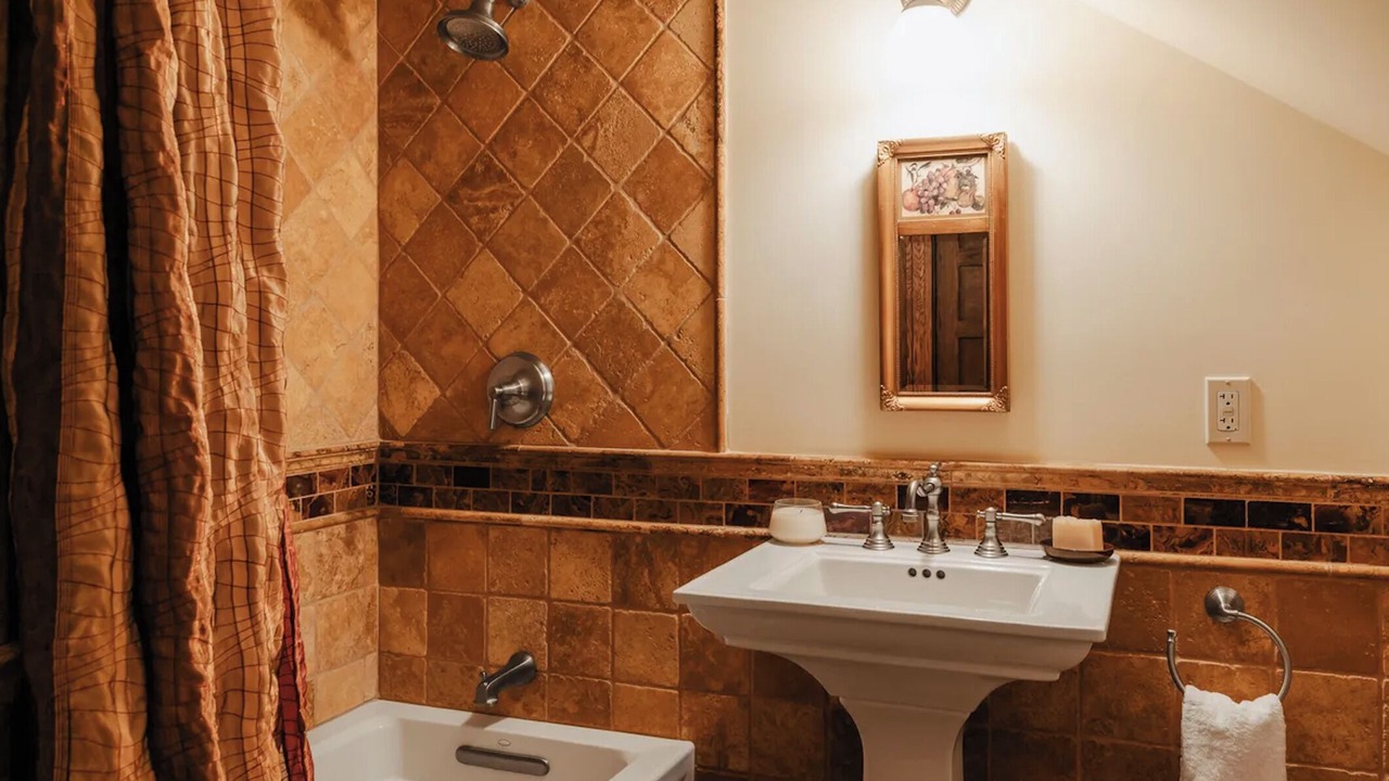 Photo of Bathroom in Mountain Dale
