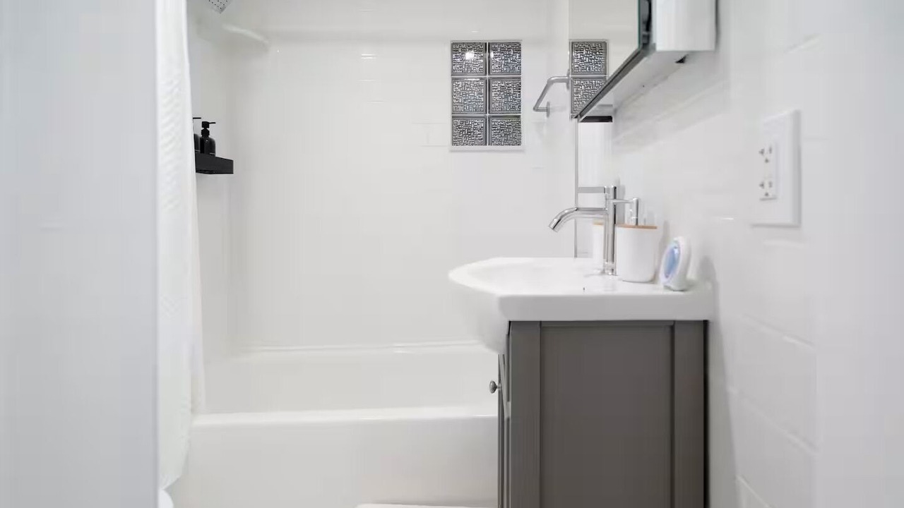Photo of Bathroom in Little Haiti