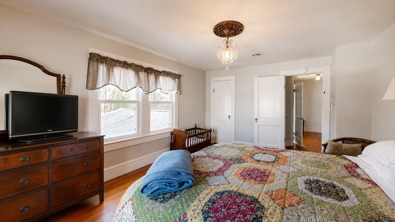 Photo of Bedroom in Hebron