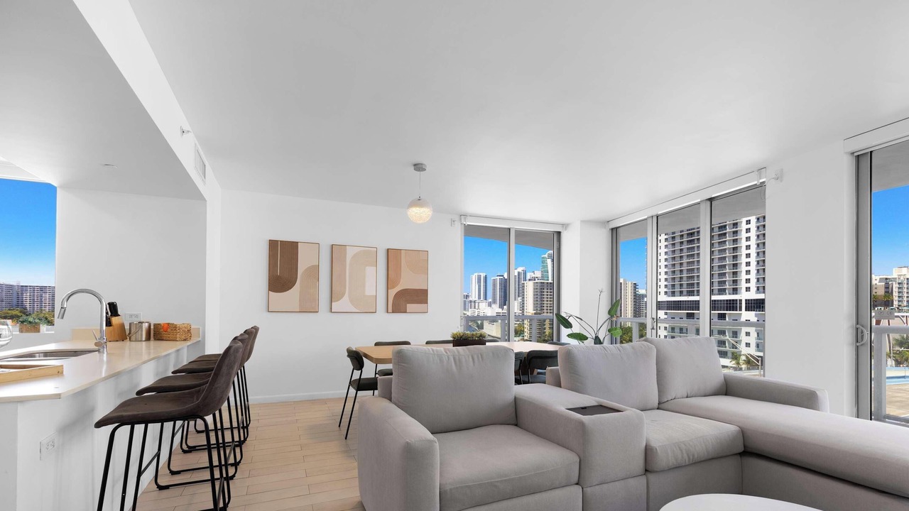 Photo of Livingroom in Hallandale Beach