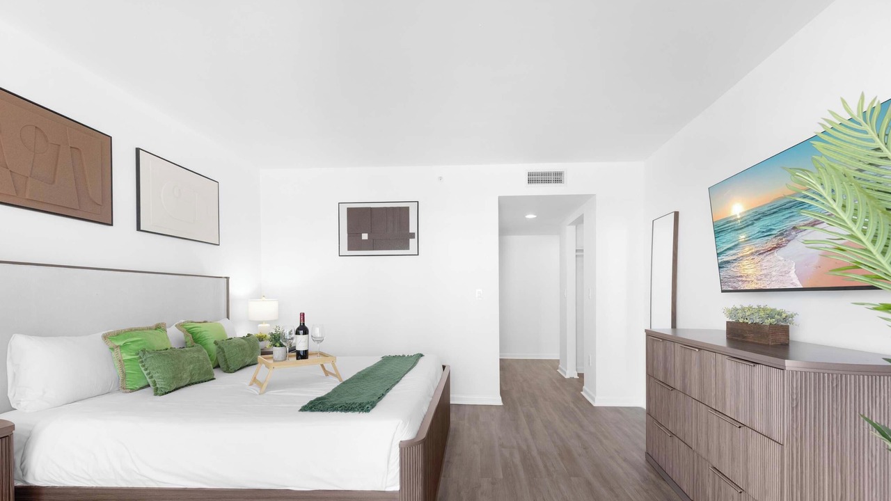 Photo of Bedroom in Hallandale Beach