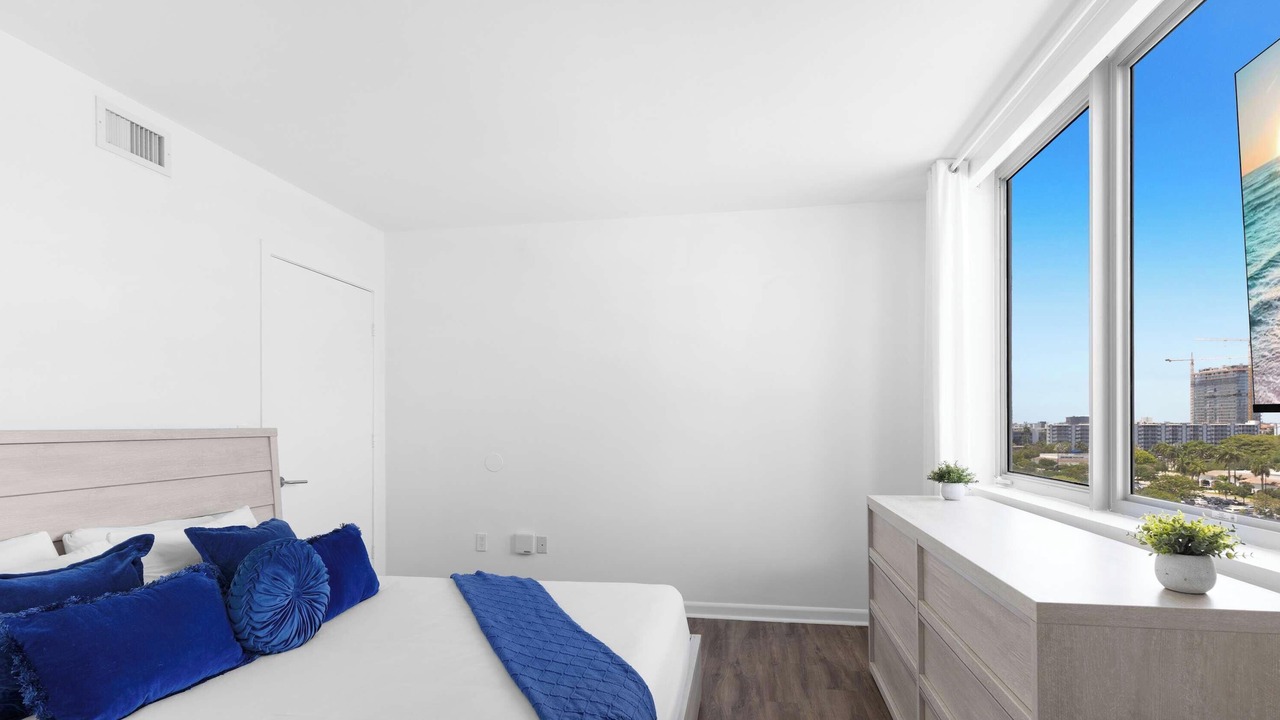 Photo of Bedroom in Hallandale Beach