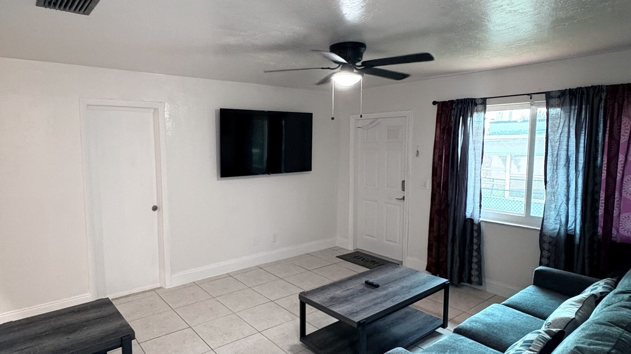 Photo of Livingroom in Hollywood