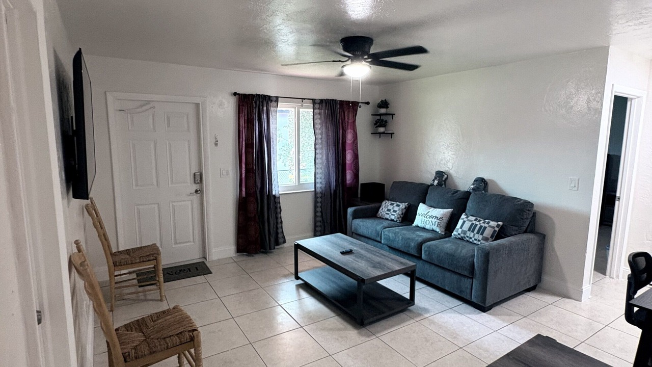 Photo of Livingroom in Hollywood