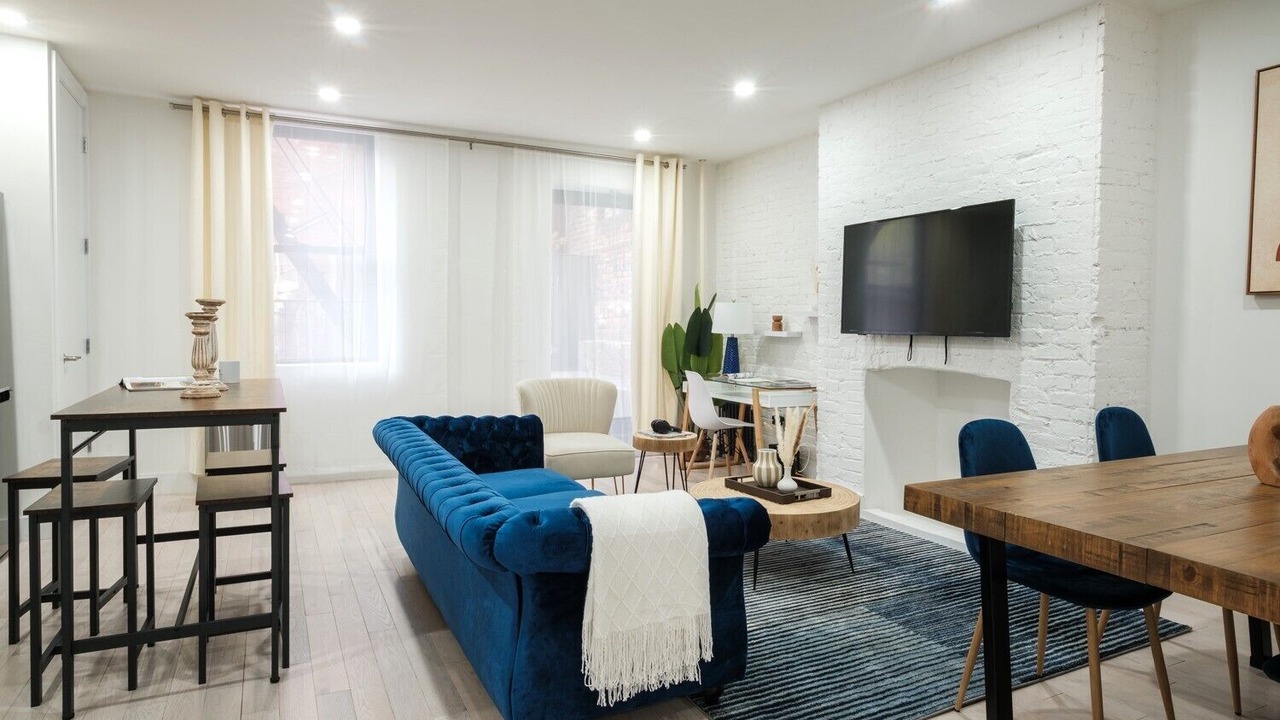 Photo of Livingroom in Ukrainian Village
