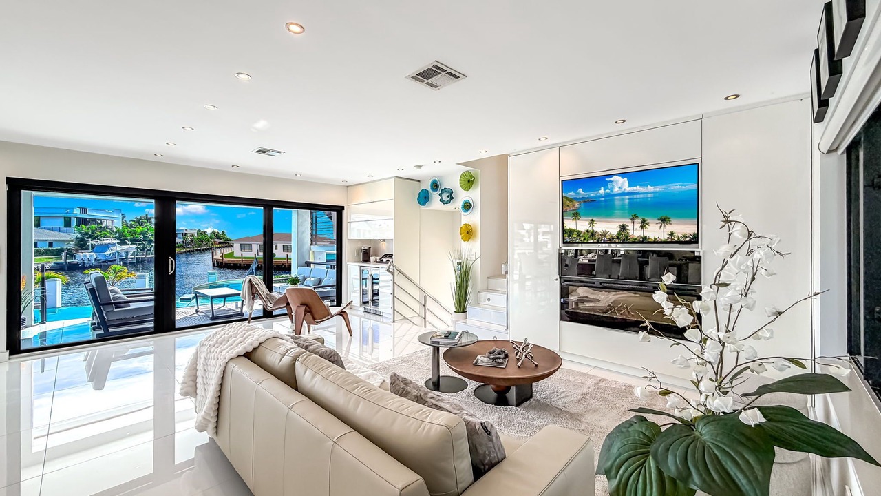 Photo of Livingroom in Pompano Isles