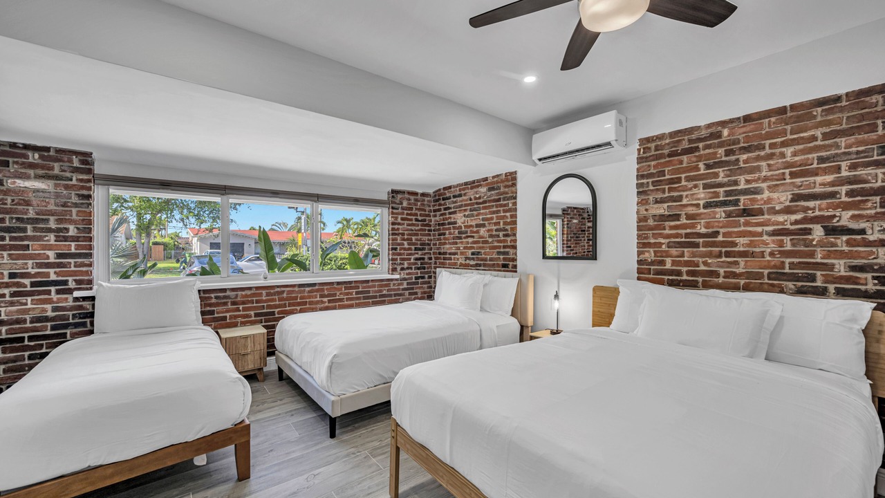 Photo of Bedroom in Imperial Point