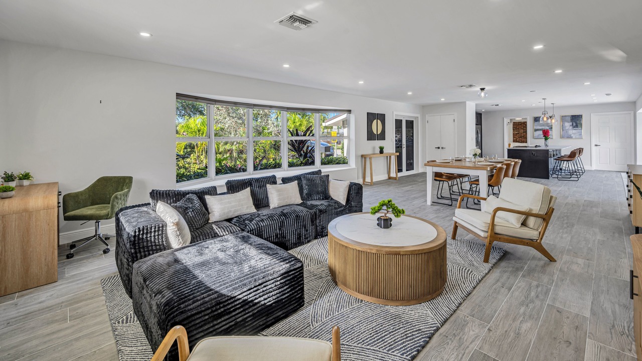 Photo of Livingroom in Imperial Point