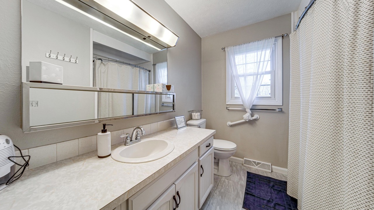 Photo of Bathroom in Austinburg