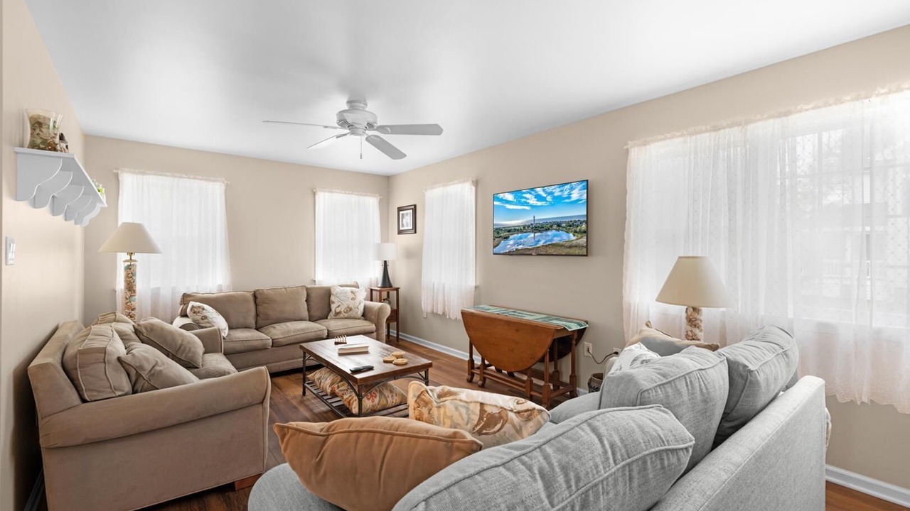 Photo of Livingroom in Cape May Point