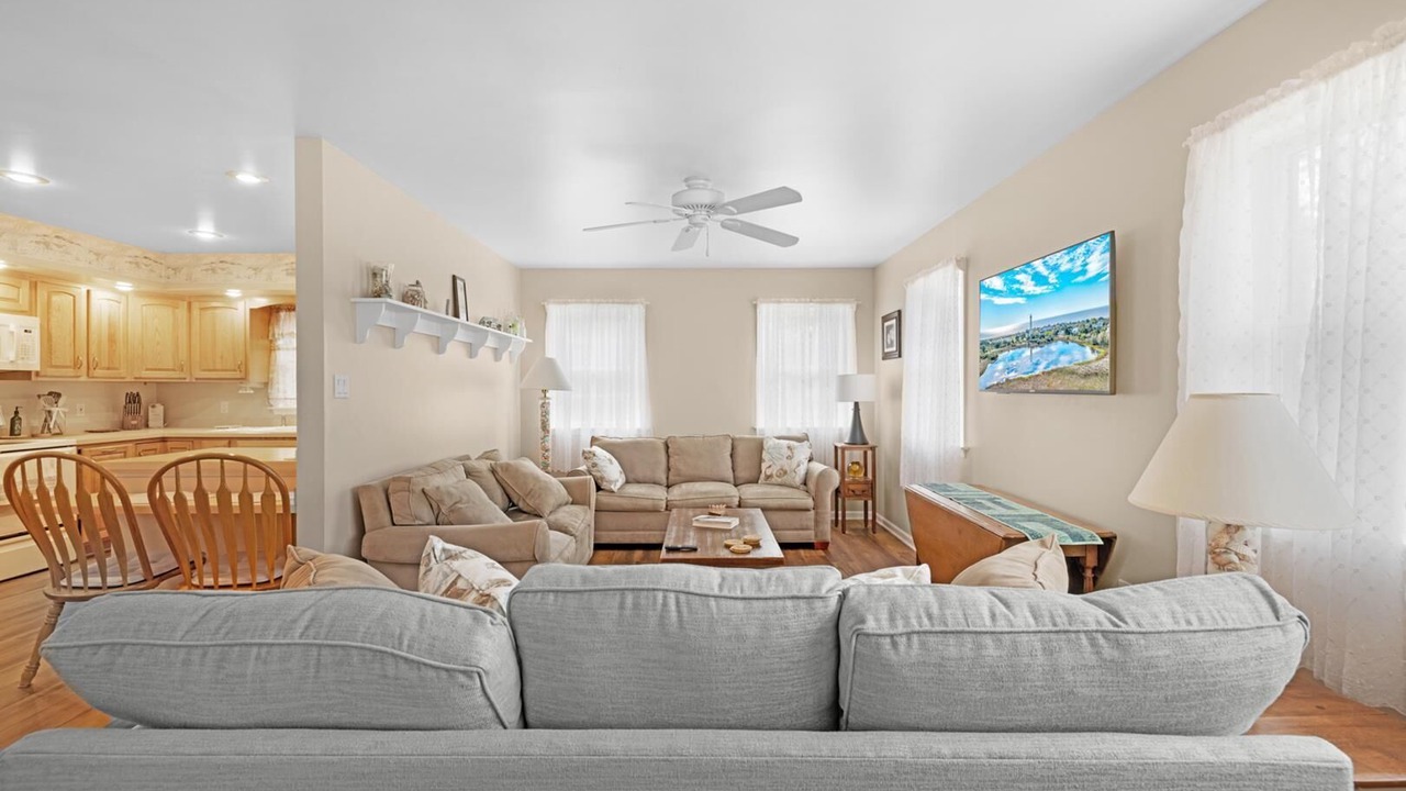 Photo of Livingroom in Cape May Point