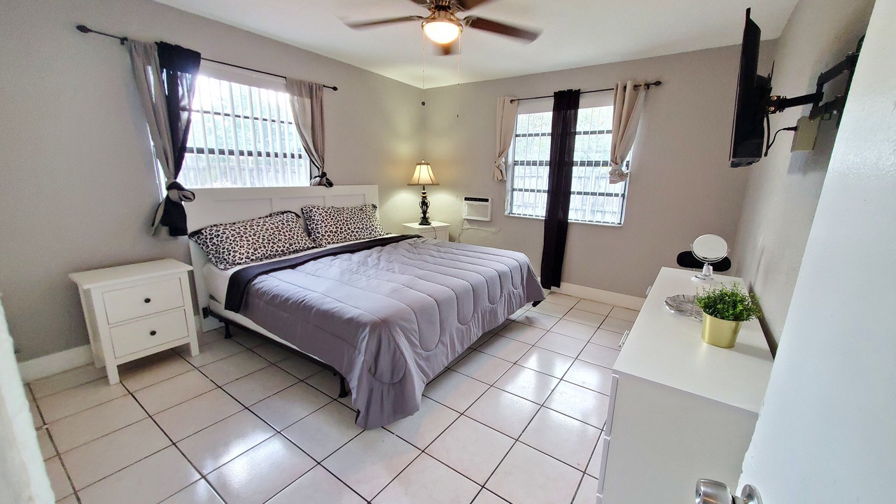 Photo of Bedroom in South Middle River