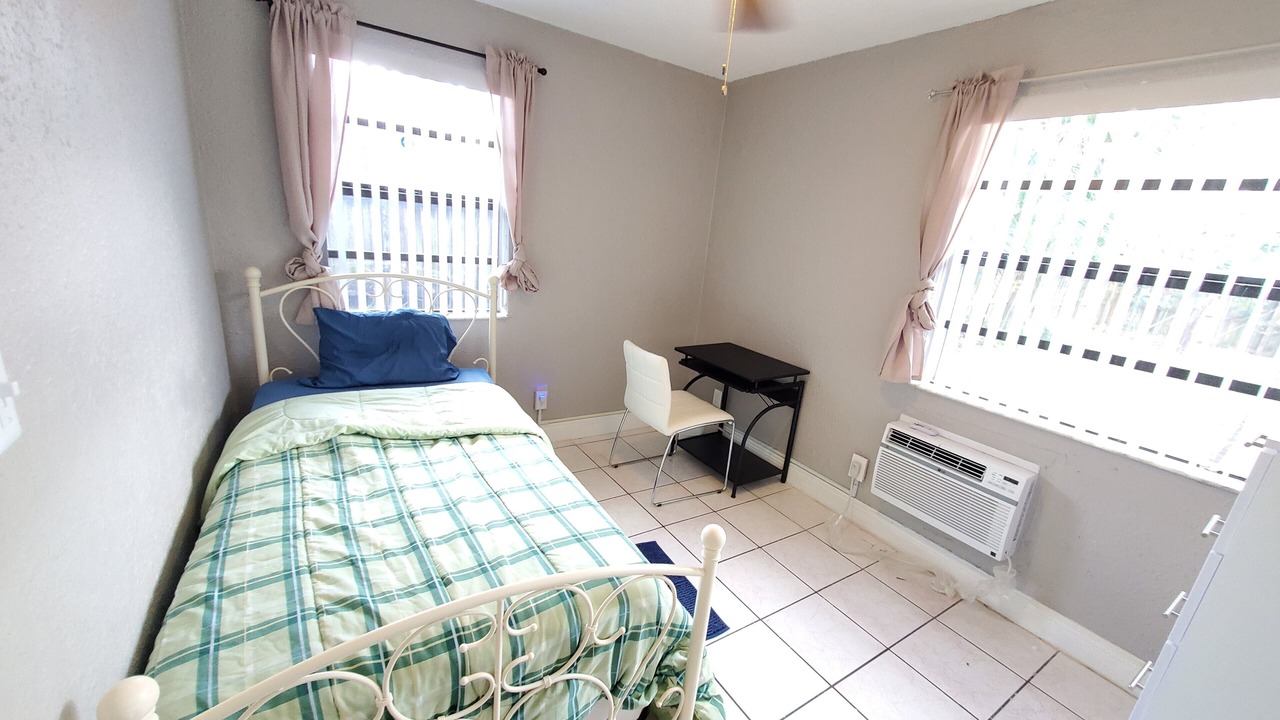 Photo of Bedroom in South Middle River