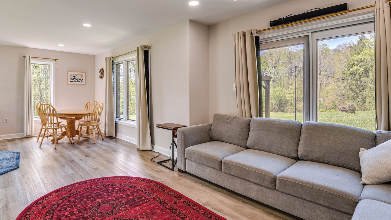Photo of Livingroom in Woodbine