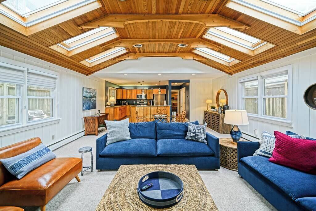 Photo of Livingroom in Historic District