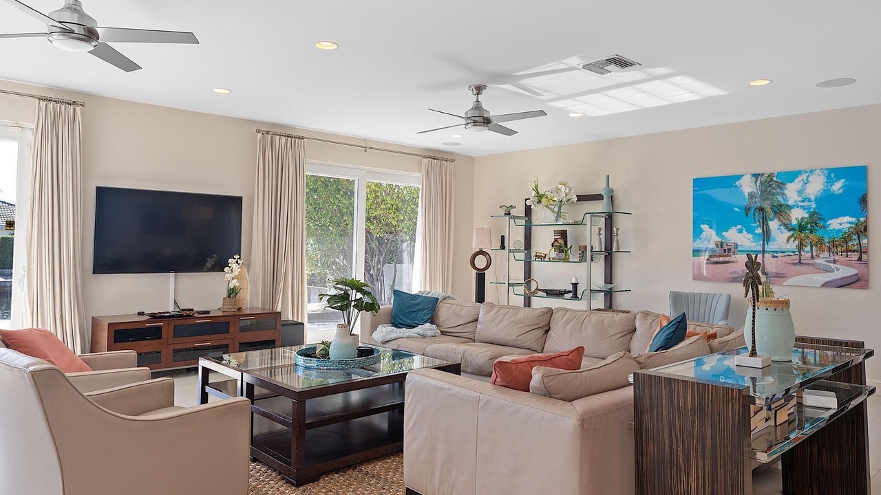 Photo of Livingroom in East Fort Lauderdale