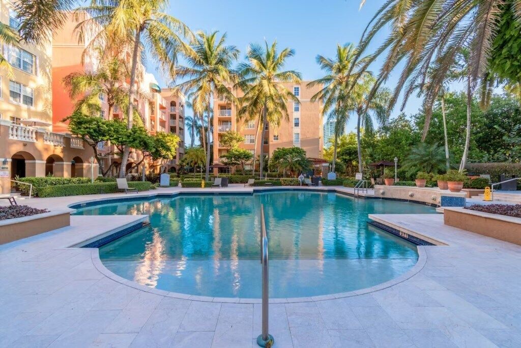 Photo of Others in Aventura