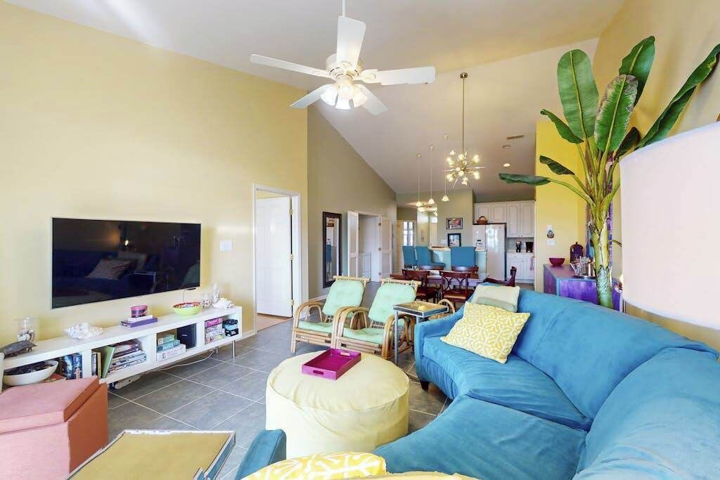 Photo of Livingroom in Sunset Island