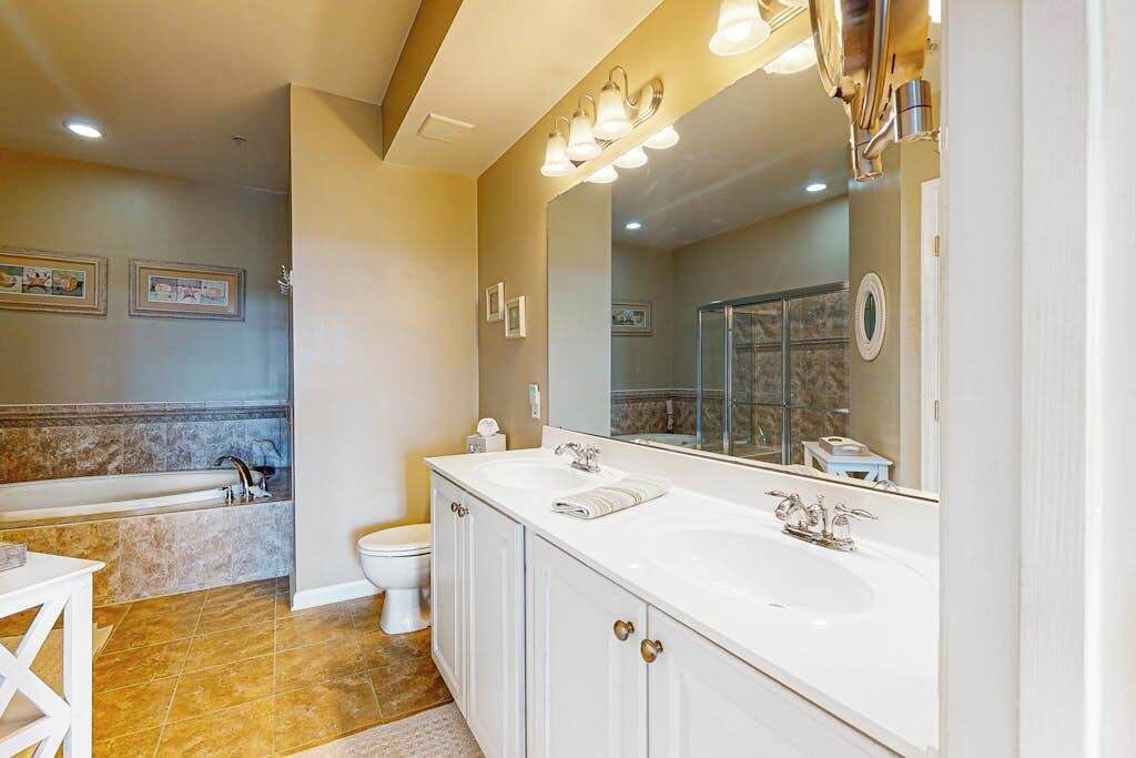 Photo of Bathroom in Sunset Island