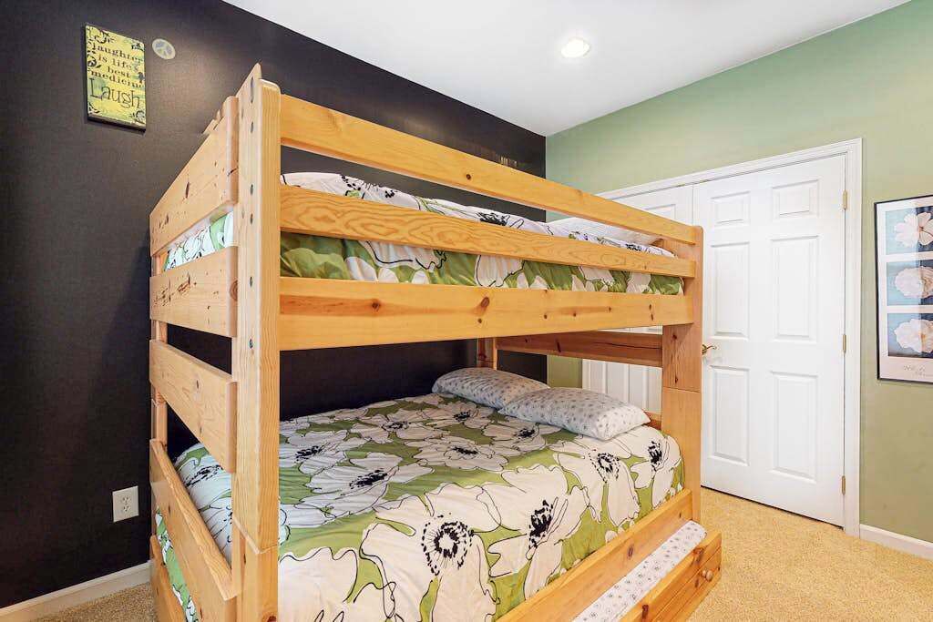 Photo of Bedroom in Sunset Island