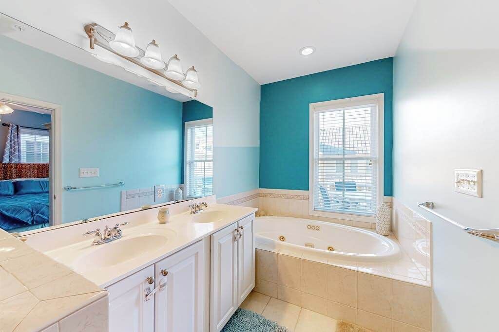 Photo of Bathroom in Sunset Island