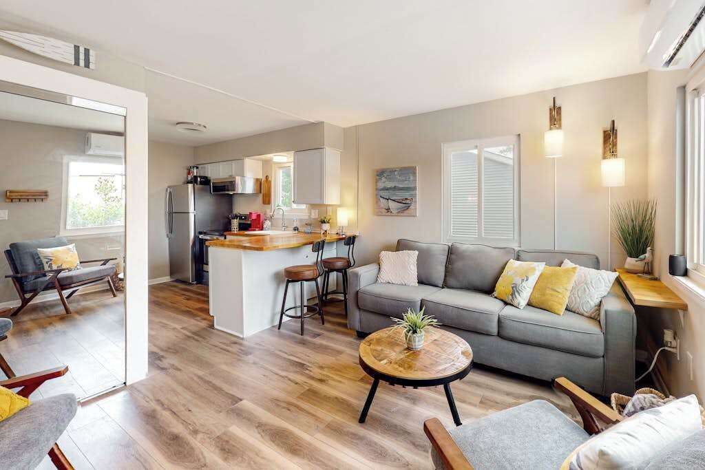 Photo of Livingroom in Caine Woods