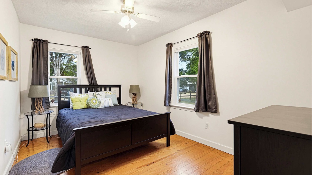 Photo of Bedroom in Lusby