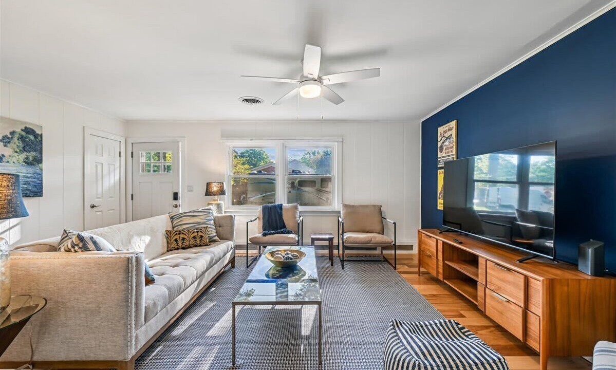 Photo of Livingroom in North Beach