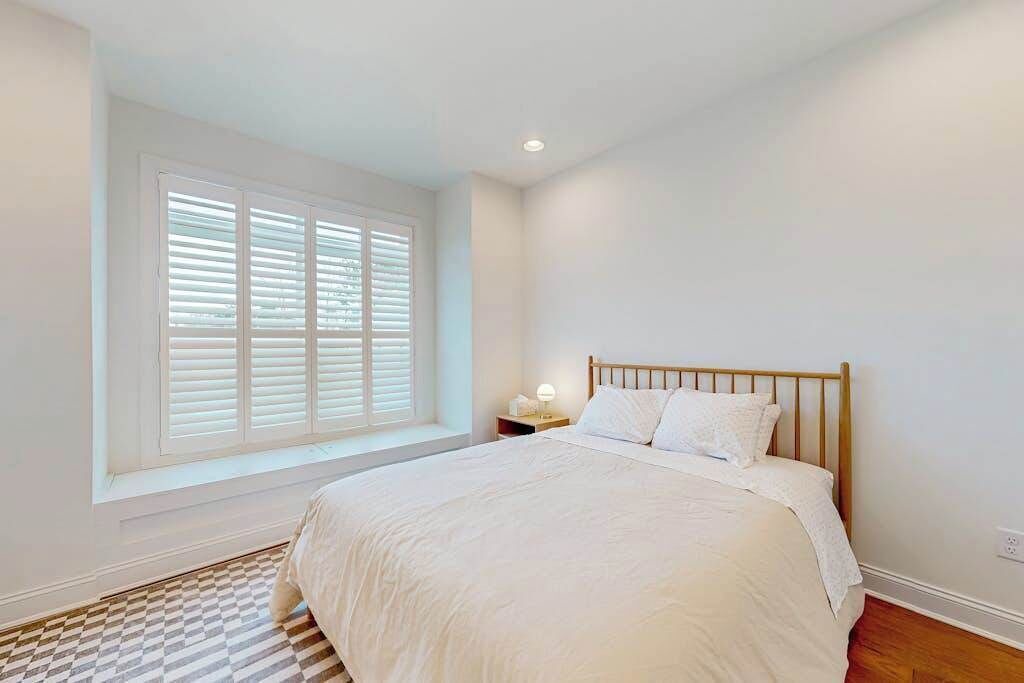 Photo of Bedroom in Cedar Neck
