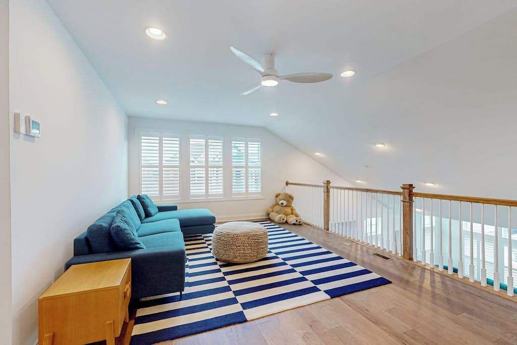 Photo of Livingroom in Cedar Neck