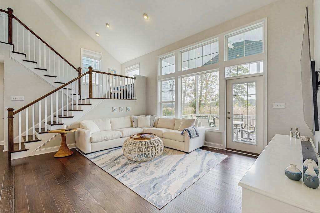 Photo of Livingroom in Cedar Neck