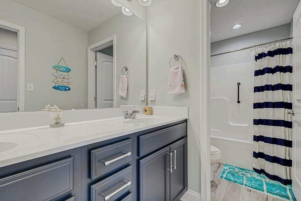 Photo of Bathroom in Cedar Neck