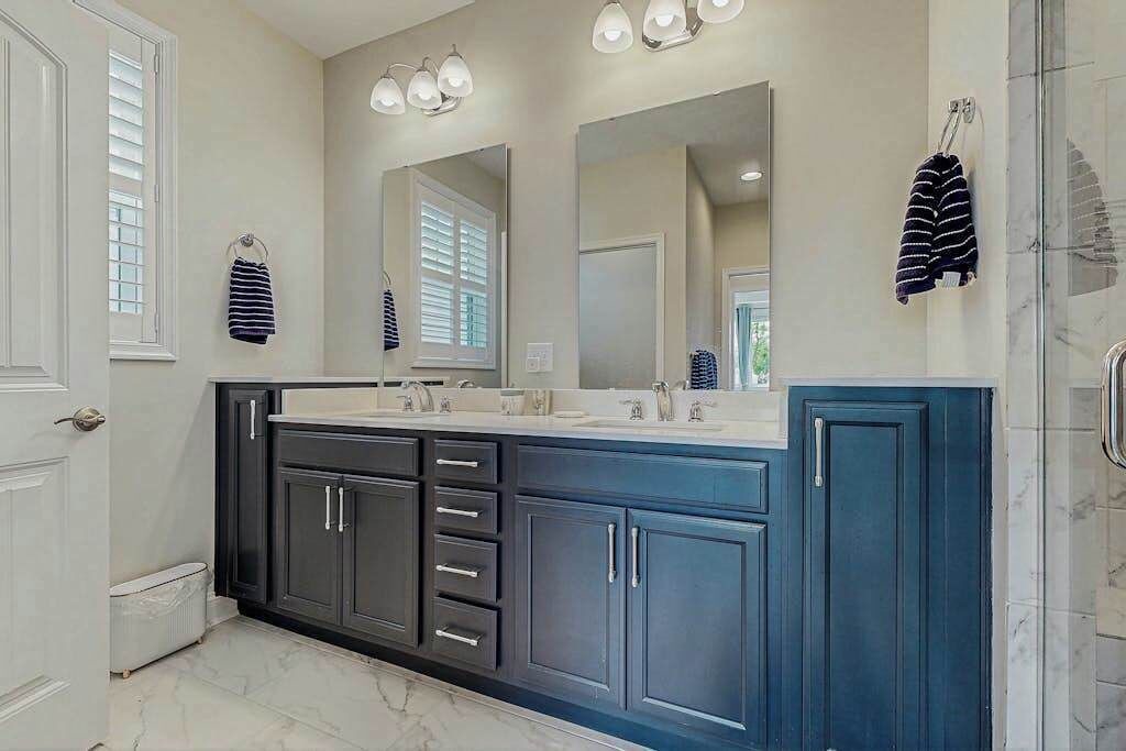 Photo of Bathroom in Cedar Neck