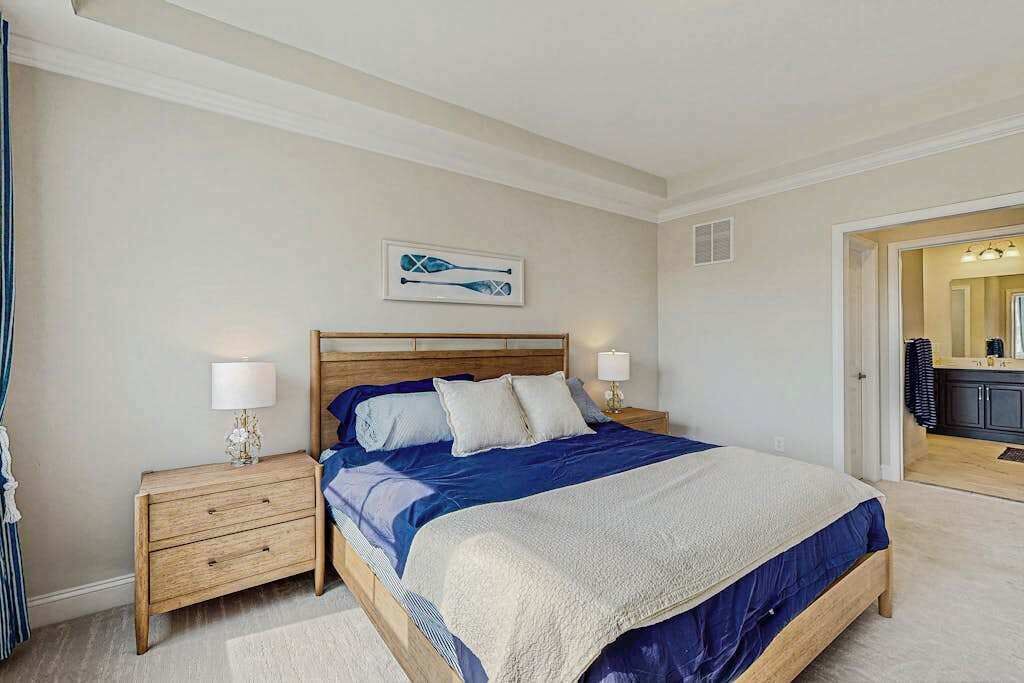 Photo of Bedroom in Cedar Neck