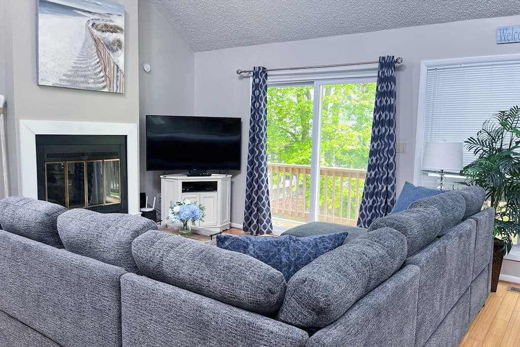 Photo of Livingroom in Sandpiper Pines