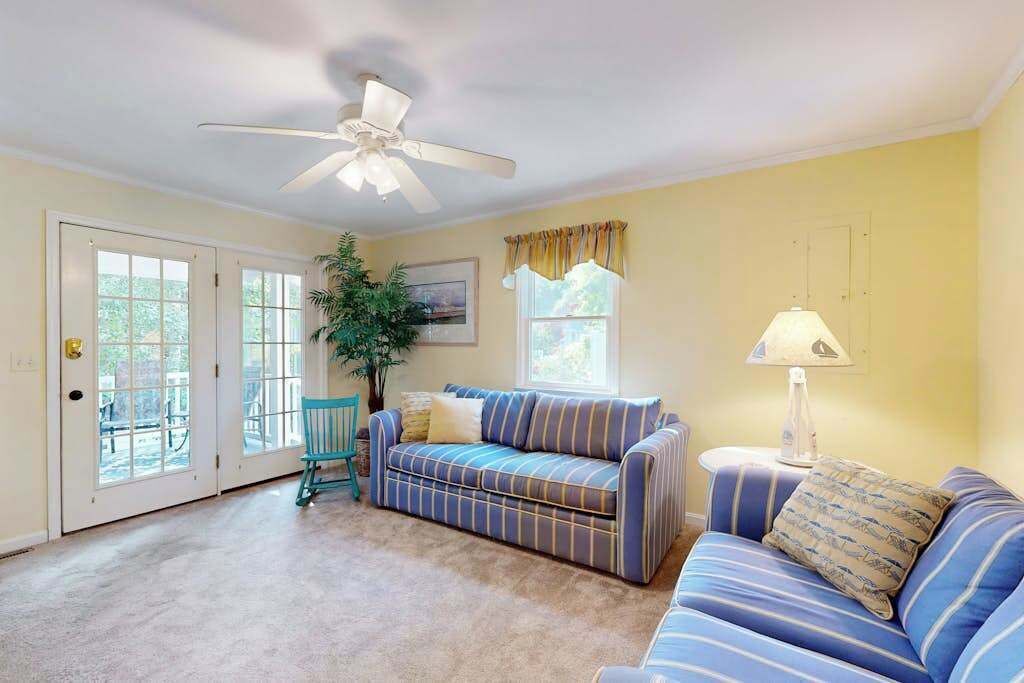 Photo of Livingroom in Sandpiper Pines