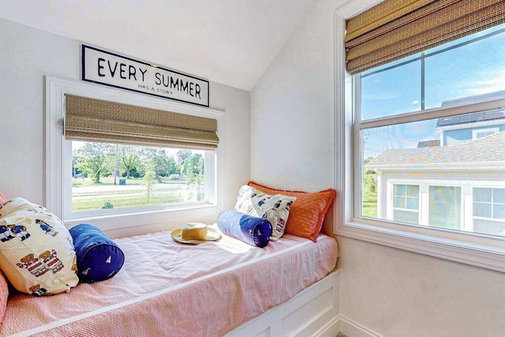 Photo of Bedroom in Cedar Neck