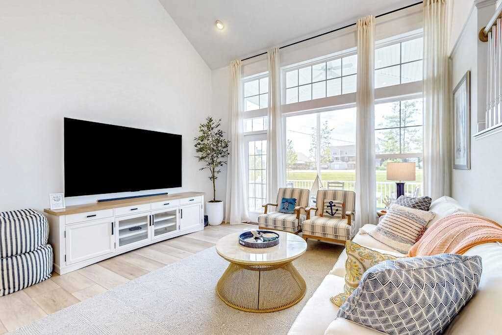 Photo of Livingroom in Cedar Neck