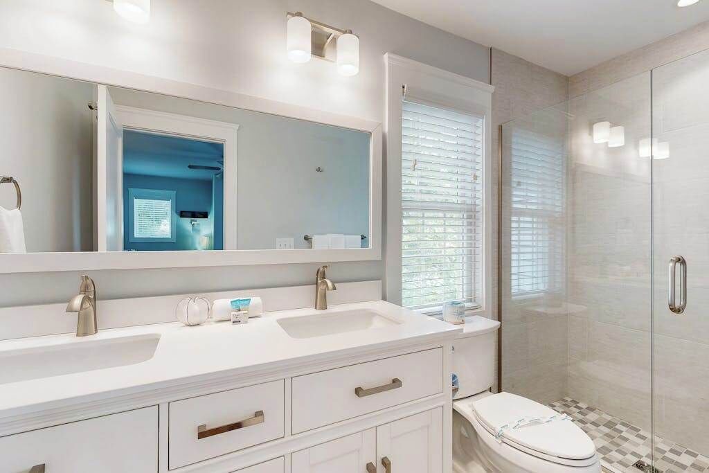 Photo of Bathroom in Country Club Estates