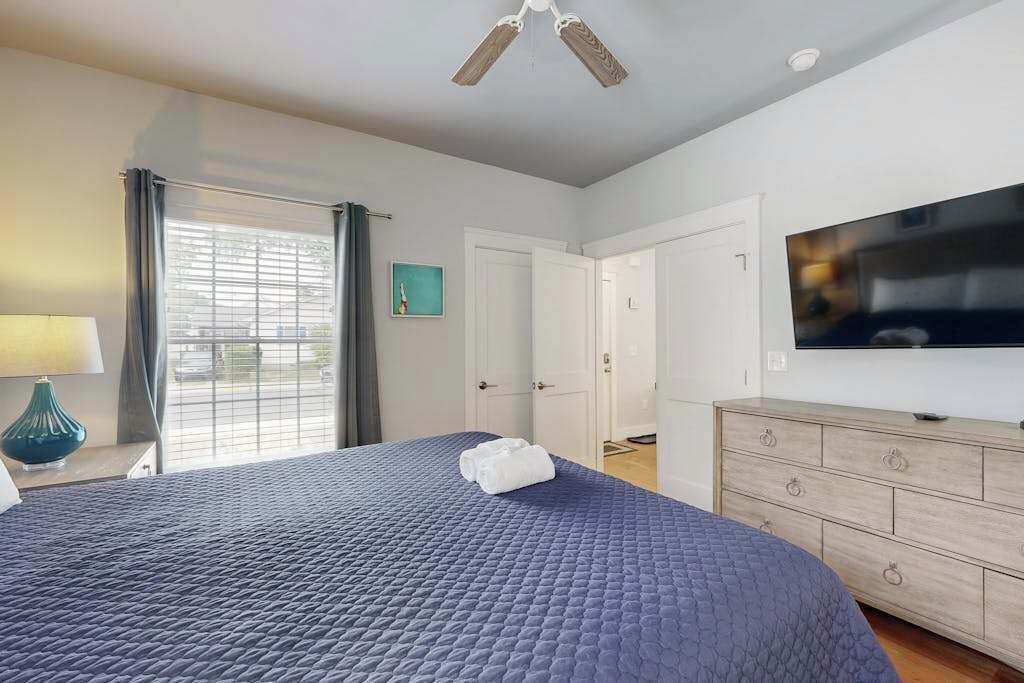 Photo of Bedroom in Country Club Estates