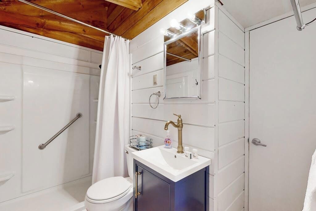 Photo of Bathroom in Rehoboth by the Sea
