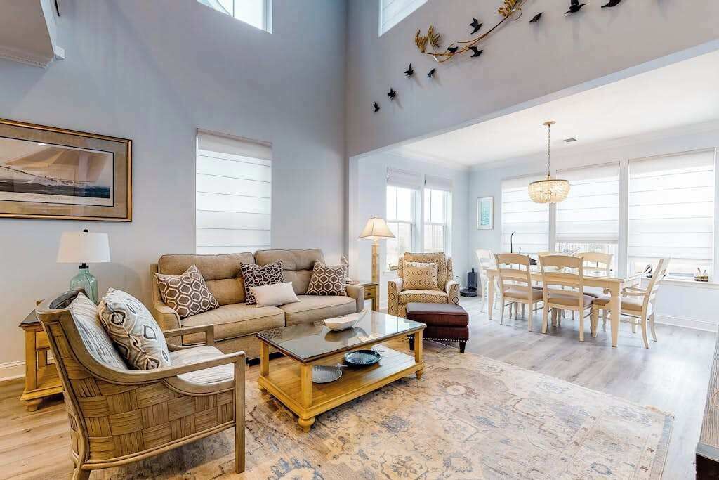 Photo of Livingroom in Bayside