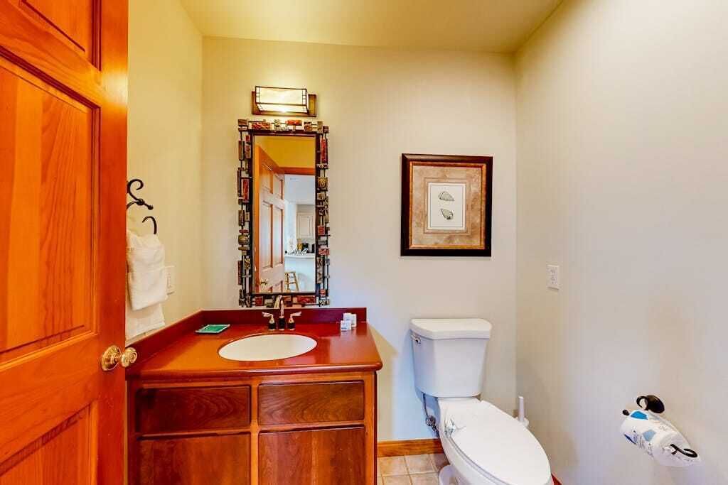 Photo of Bathroom in Country Club Estates