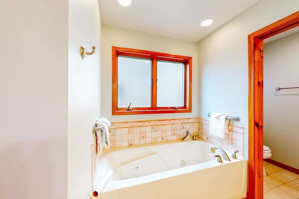 Photo of Bathroom in Country Club Estates