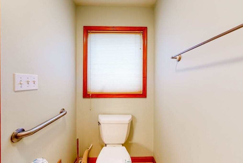 Photo of Bathroom in Country Club Estates