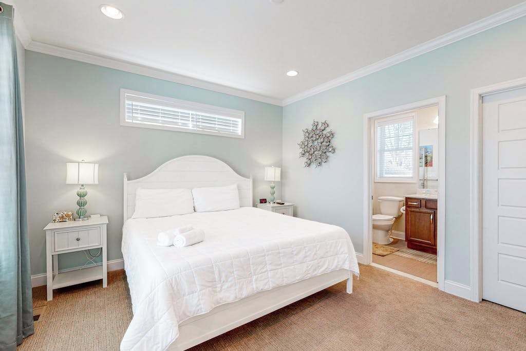 Photo of Bedroom in Country Club Estates