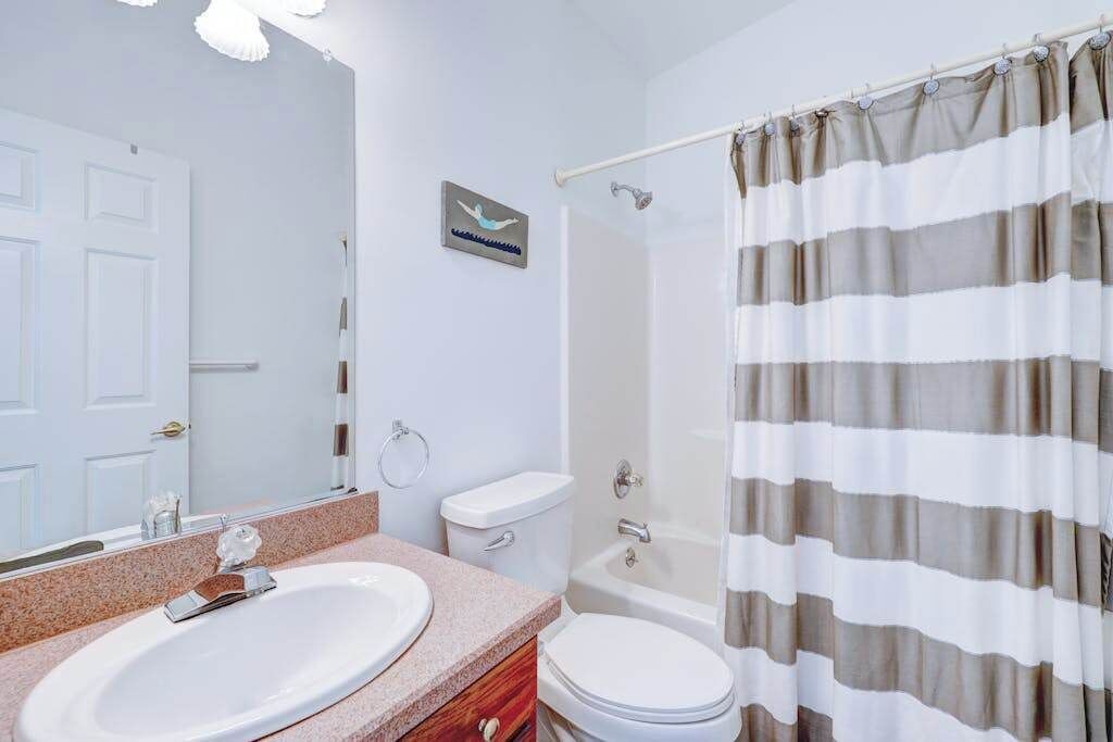 Photo of Bathroom in Country Club Estates
