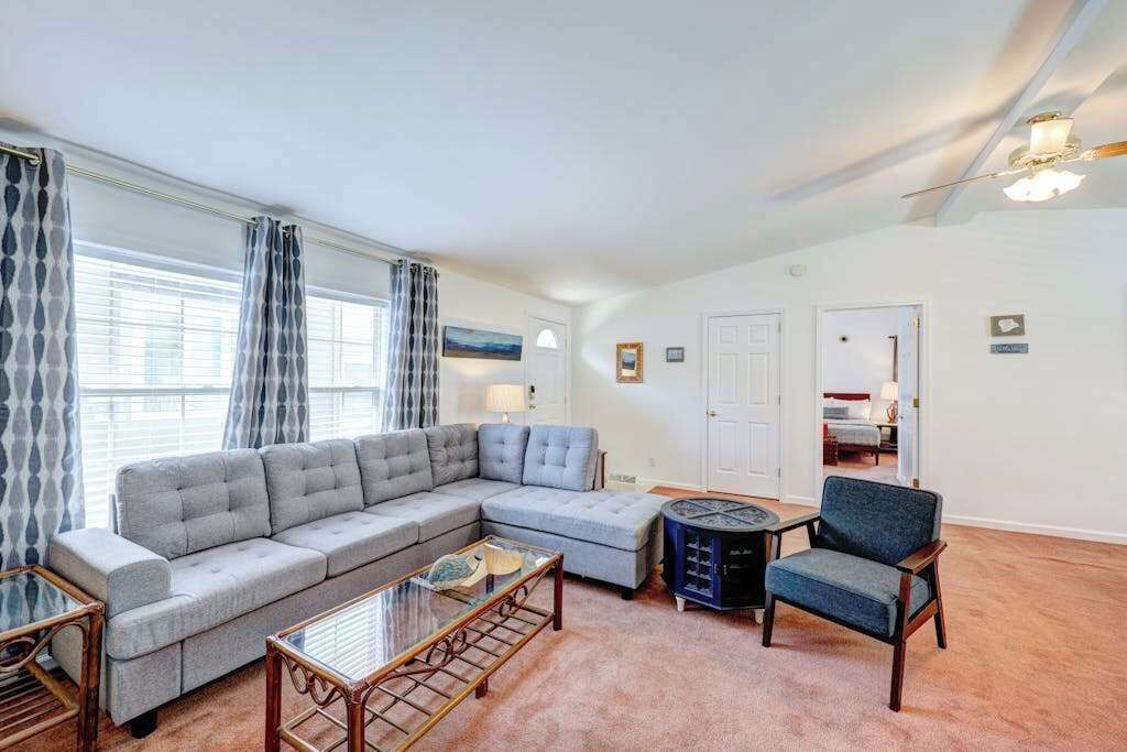 Photo of Livingroom in Country Club Estates