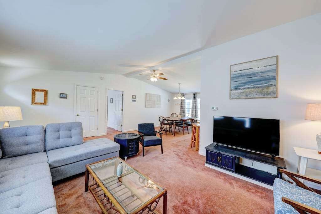 Photo of Livingroom in Country Club Estates
