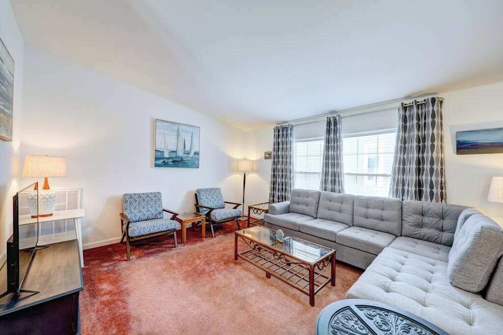 Photo of Livingroom in Country Club Estates